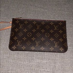 Louis Vuitton neverfull wristlet